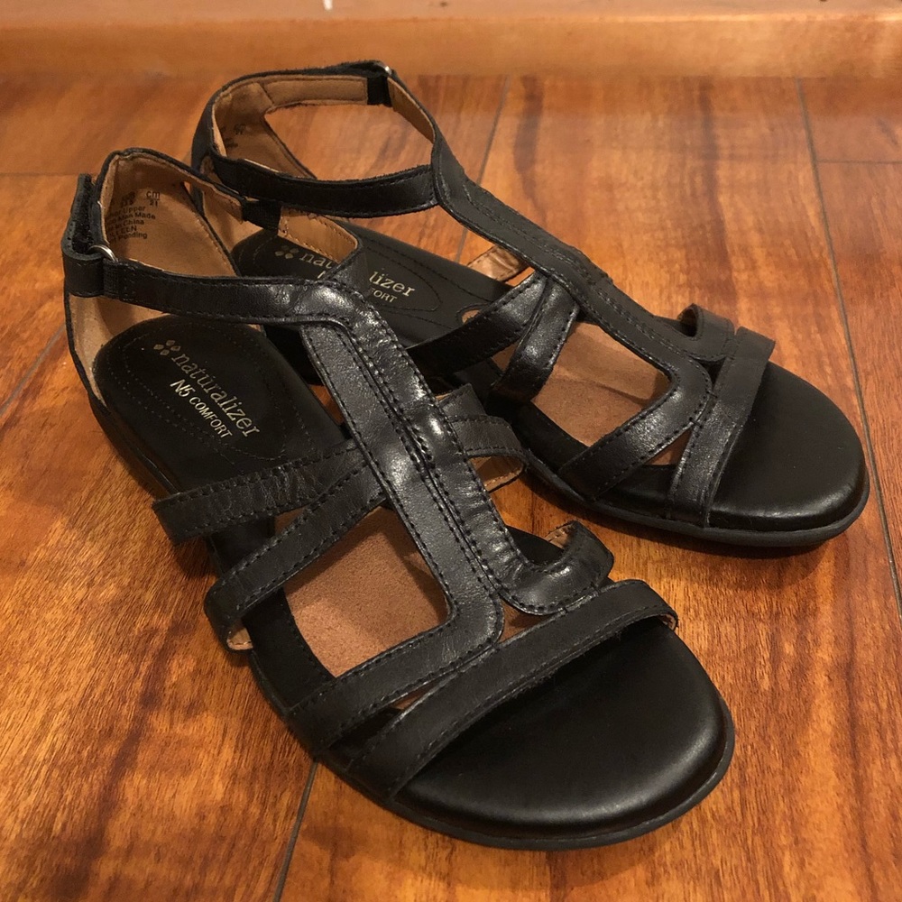 Naturalizer N5 Comfort Sandal Women’s size 4